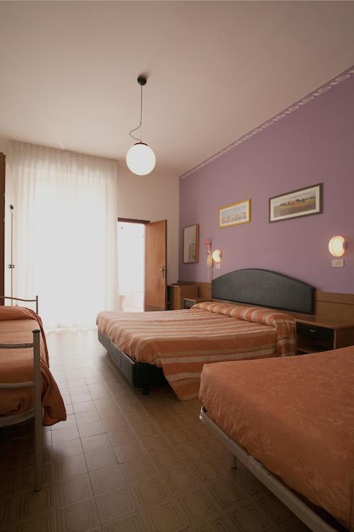 Hotel Meritime Bellaria-Igea Marina Quarto foto